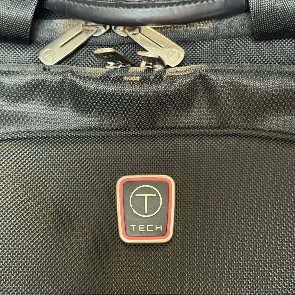 Tumi Laptop Messenger Bag Black - Carry On Luggage